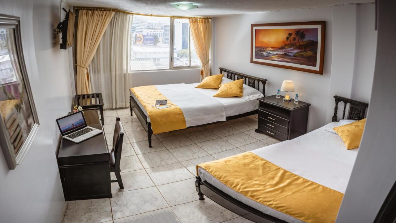 Val Hotel Santamaria Кито Екстериор снимка