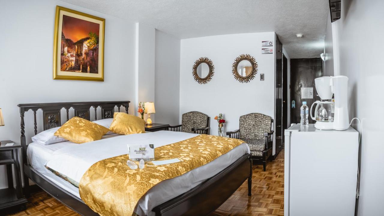 Val Hotel Santamaria Кито Екстериор снимка