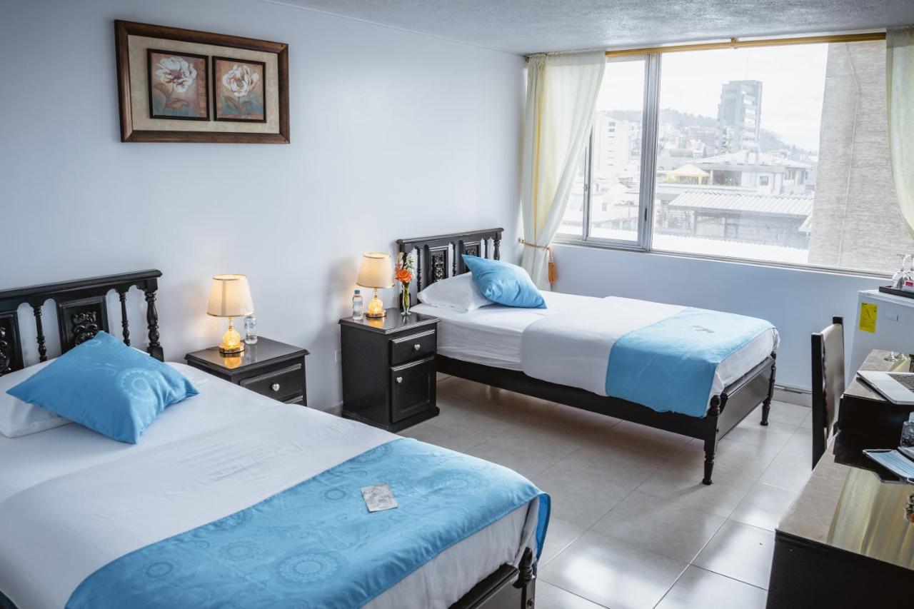 Val Hotel Santamaria Кито Екстериор снимка